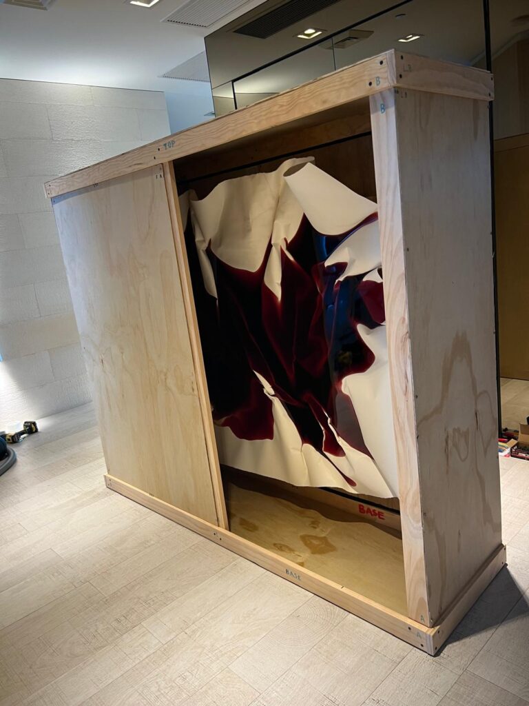 fine-art-installation-handling